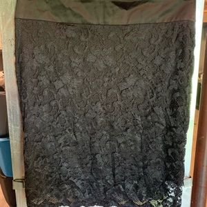 Lace skirt